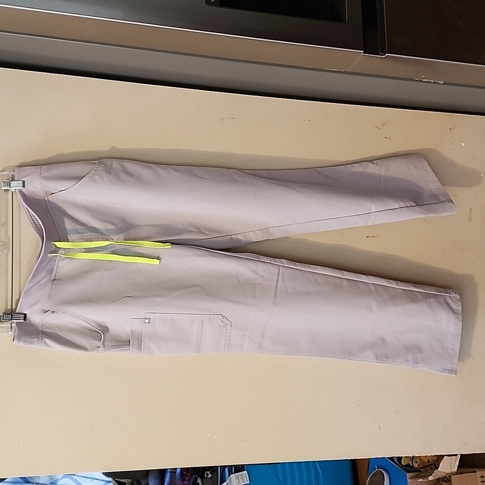 FIGS TECHNICAL COLLECTION SCRUB PANTS MEDIUM NWOT